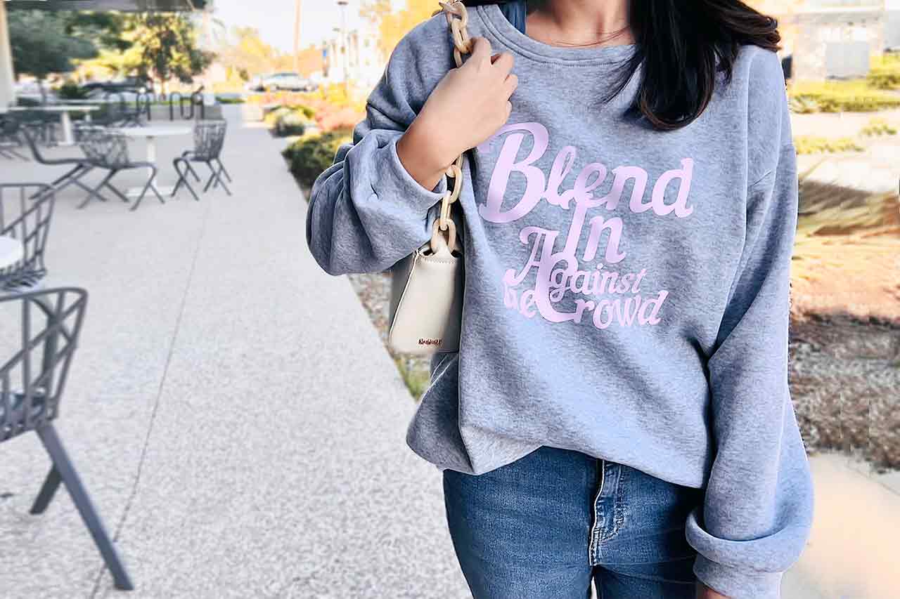 Cursive Women Sweatshirt | brown