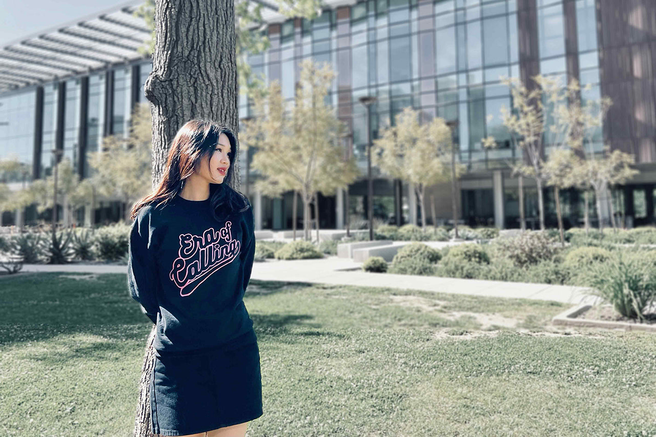 Outlined Women Sweatshirt | black