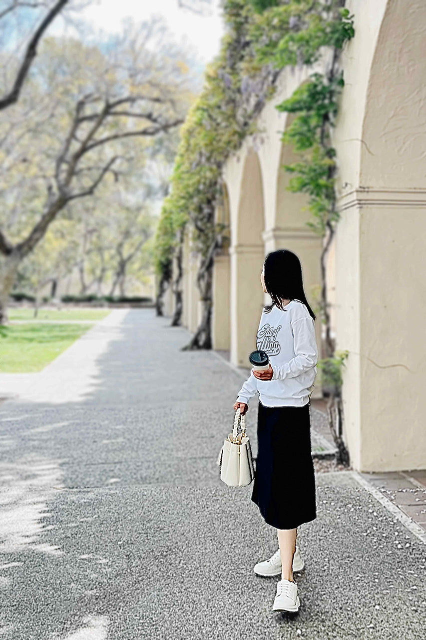 Outlined Women Sweatshirt | black