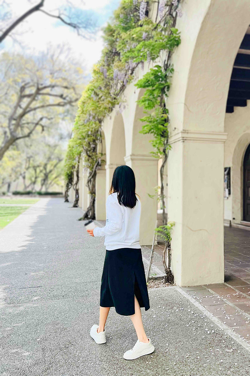 Outlined Women Sweatshirt | black